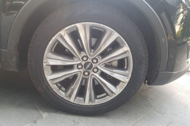Used Lincoln MKX 2015 2.7T Four-Wheel Drive Prestige Edition Right Front Wheel Hub