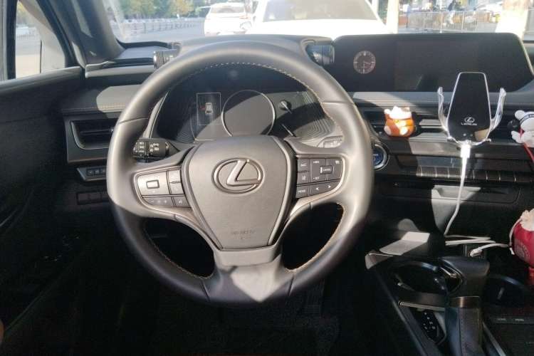 Used Lexus UX 2020 260h Explore & Adventure Edition
