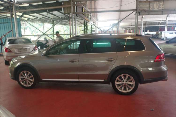 Used Volkswagen Magotan 2012 Travel Edition 2.0 TSI 4x4 Comfort Version
