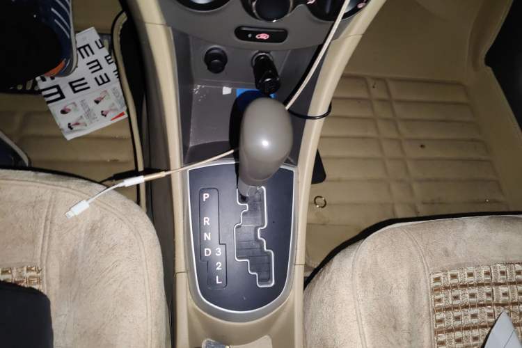 Used Hyundai Verna (older generation) 2011 Hatchback 1.4L Automatic Comfort Model GS
