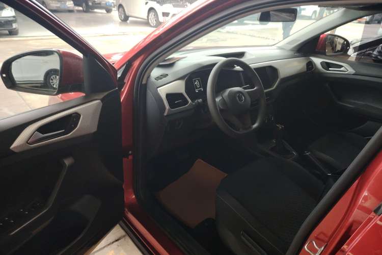 Used Volkswagen Tacqua 2020 1.5L Automatic Shang
