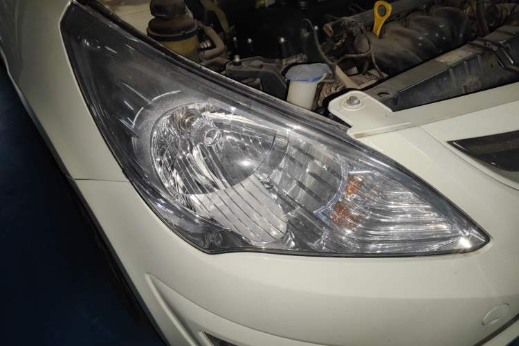 Used Hyundai Verna (older generation) 2011 Hatchback 1.4L Automatic Comfort Model GS
