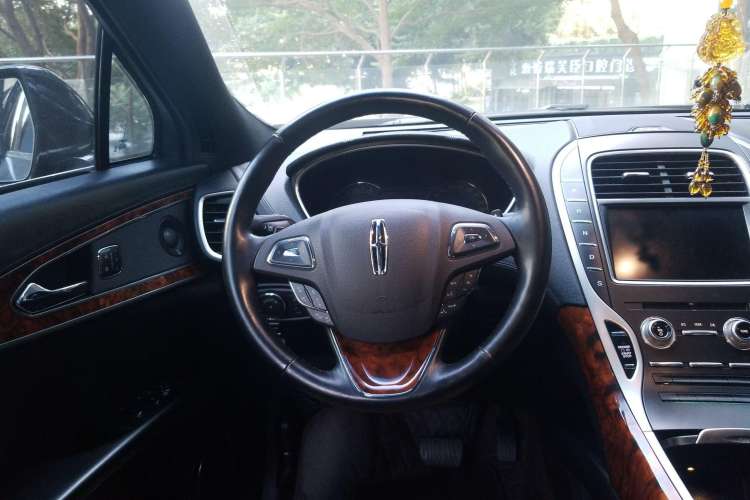 Used Lincoln MKX 2015 2.7T Four-Wheel Drive Prestige Edition Steering Wheel