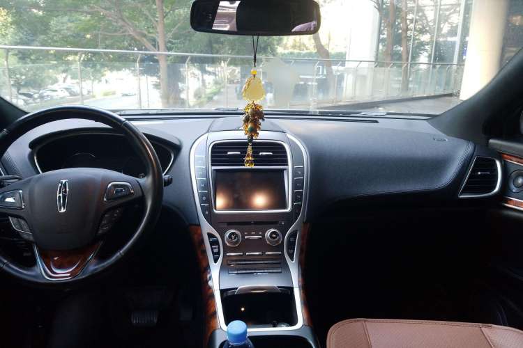 Used Lincoln MKX 2015 2.7T Four-Wheel Drive Prestige Edition Center Console