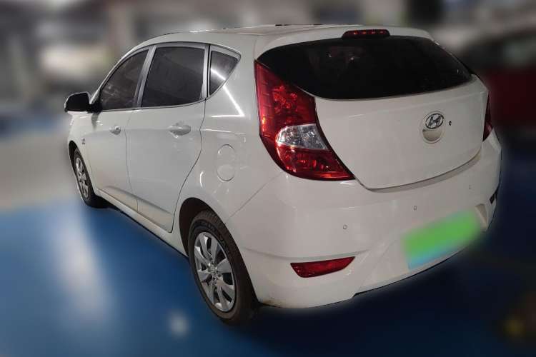 Used Hyundai Verna (older generation) 2011 Hatchback 1.4L Automatic Comfort Model GS
