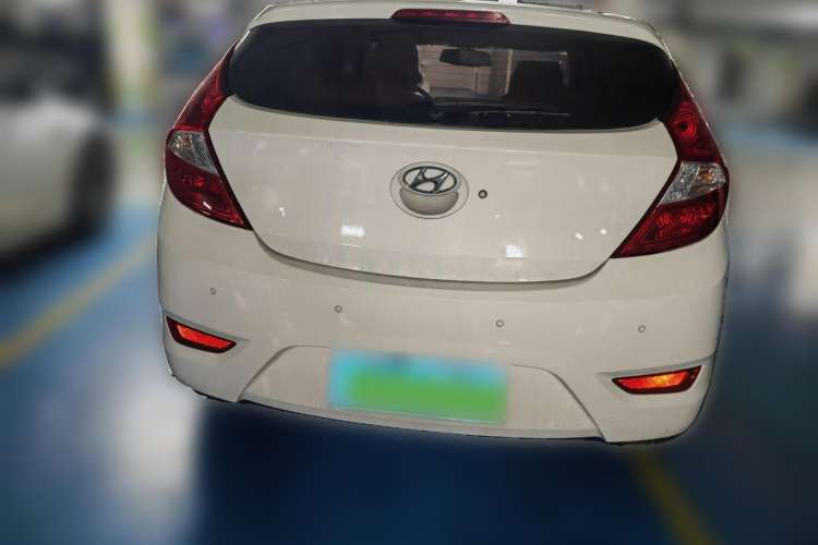 Used Hyundai Verna (older generation) 2011 Hatchback 1.4L Automatic Comfort Model GS
