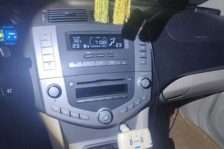 Used BYD S6 2014 2.0L Manual Luxury 5-Seater
