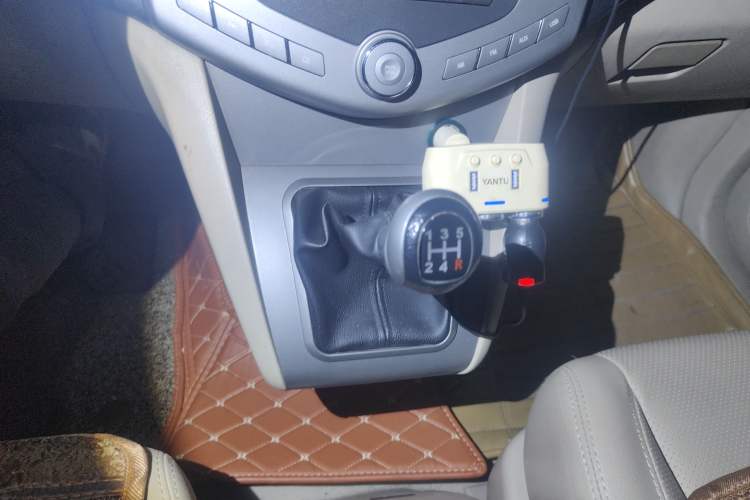 Used BYD S6 2014 2.0L Manual Luxury 5-Seater
