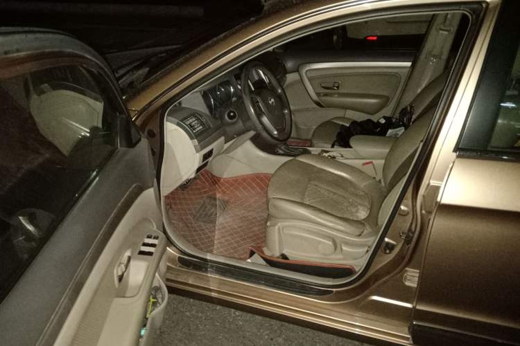 Used Dongfeng Aeolus A60 2012 1.6L Automatic Prestige Model