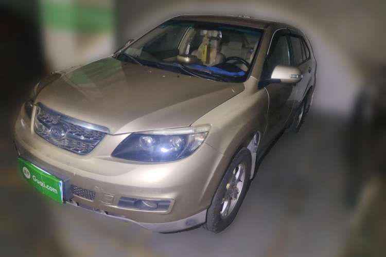 Used BYD S6 2014 2.0L Manual Luxury 5-Seater