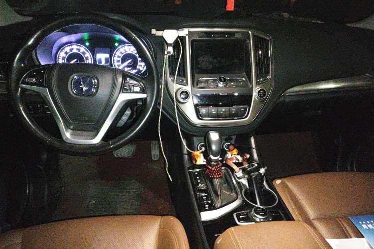 Used CHANGAN CS95 2017 2.0T Two-Wheel Drive Zhitu Edition