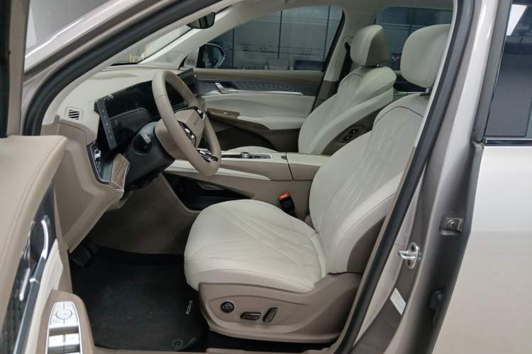 Used Roewe RX9 2023 2.0T Two-Wheel Drive Enjoyment Version
