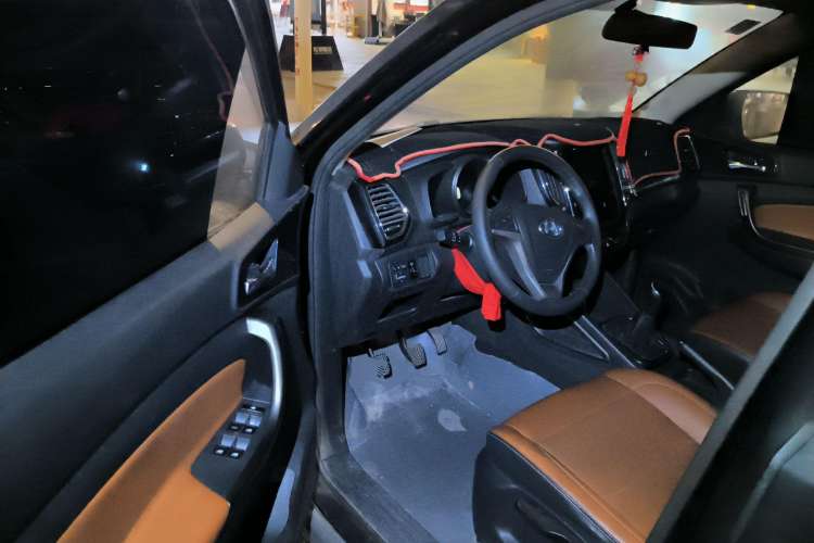 Used Oshan CX70 2016 1.6L Manual Luxury Model