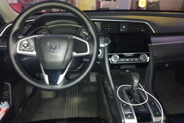 Used Honda Civic 2016 220TURBO CVT Luxury Edition
