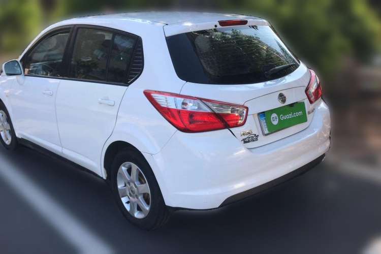 Used Venucia R50 2012 1.6L Automatic Prestige Edition
