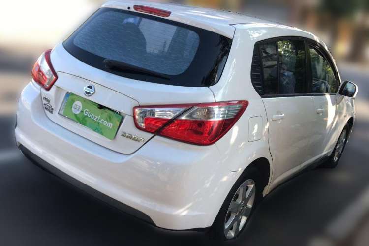 Used Venucia R50 2012 1.6L Automatic Prestige Edition
