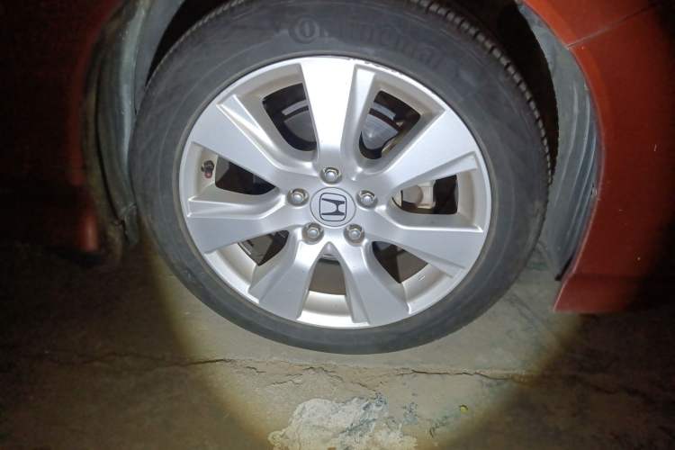 Used Honda Jade 2013 1.8L automatic Comfort version 5 seats