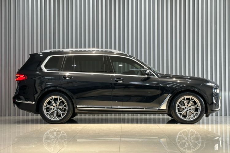 Used BMW X7 2023 xDrive40i Luxury Package with Leading Features
