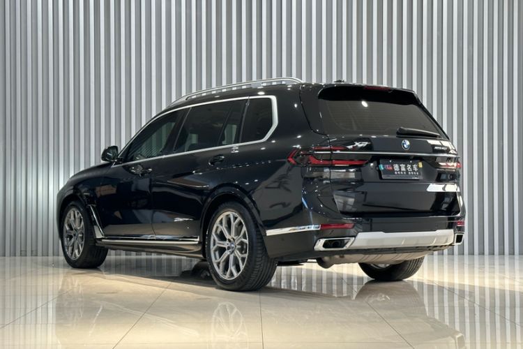 Used BMW X7 2023 xDrive40i Luxury Package with Leading Features
