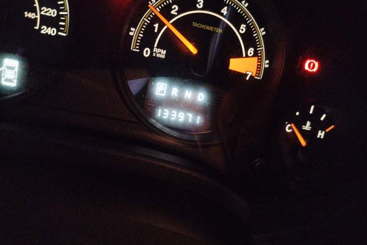 Used Jeep Patriot 2014 2.4L Sport Edition Odometer Close Up