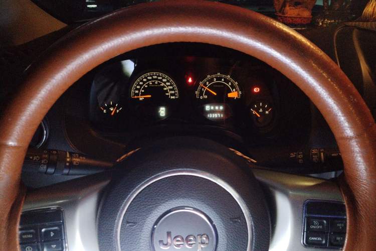 Used Jeep Patriot 2014 2.4L Sport Edition Instrument Cluster