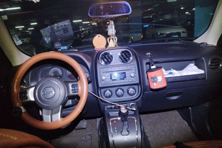 Used Jeep Patriot 2014 2.4L Sport Edition Center Console