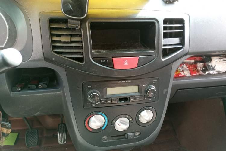 Used BAIC Weiwang 306 2011 1.3L base model 7 seats
