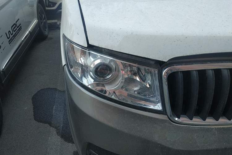 Used Jinbei New Hiace X30L 2022 1.5L Wealth Edition Non-Air-Conditioned Bus China VI Standard SWC15M