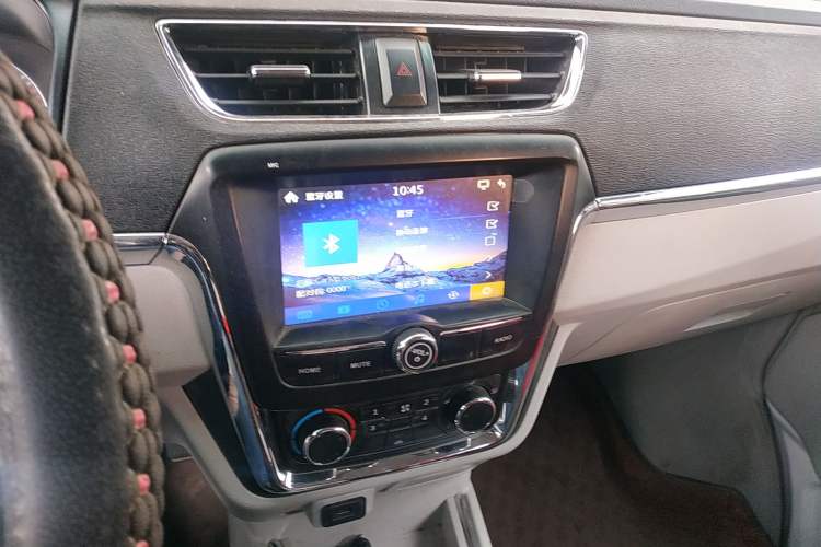 Used Jinbei New Hiace X30L 2022 1.5L Wealth Edition Non-Air-Conditioned Bus China VI Standard SWC15M