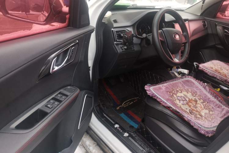 Used FAW Senya R7 2017 1.6L Manual Fashion Model