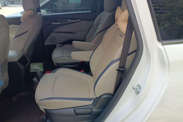 Used SAIC MAXUS EUNIQ 5 2020 1.3T PLUG-IN Elite Edition
