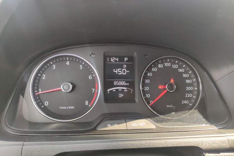 Used Volkswagen Cross Lavida 2014 1.6L Automatic Instrument Cluster