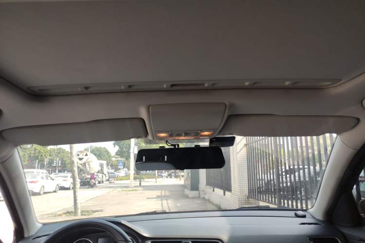 Used Volkswagen Cross Lavida 2014 1.6L Automatic Headliner