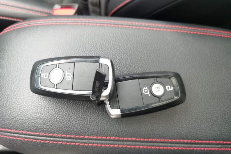 Used Ford Escape 2020 EcoBoost 245 Four-Wheel Drive ST-LINE Deluxe Edition
