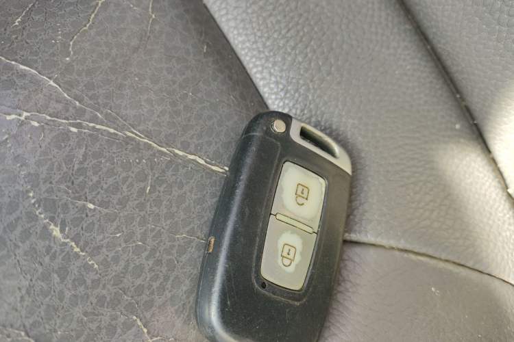 Used Hyundai Santa Fe Classic 2010 2.4 Ultimate Edition 7-Seater Four-Wheel Drive Vehicle Key