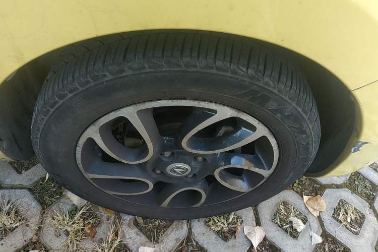 Used CHANGAN Benni 2014 1.4L Manual Sunroof Model Right Front Wheel Hub