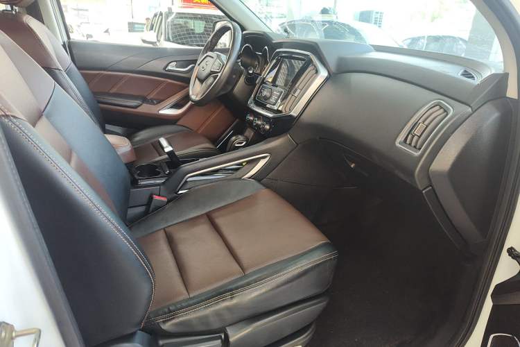 Used JMC Yusheng S350 2016 2.0T Automatic Two-Wheel Drive Gasoline Ultra-Luxury 5-Seater
