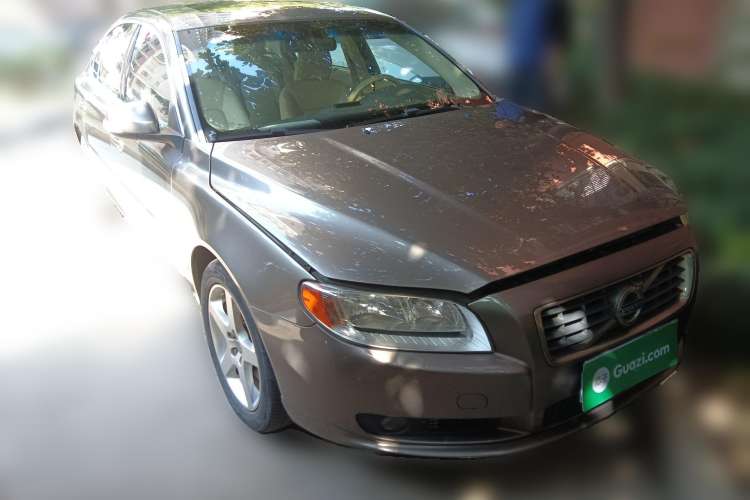Used Volvo S80L 2010 2.5T Zhiya Edition
