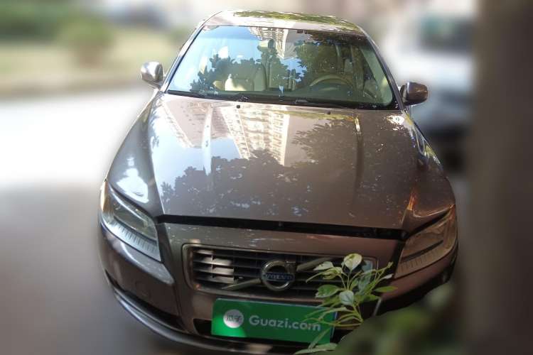Used Volvo S80L 2010 2.5T Zhiya Edition
