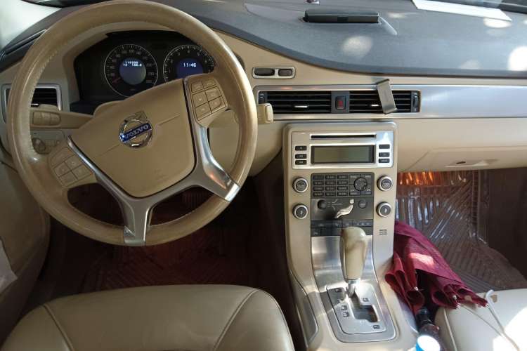 Used Volvo S80L 2010 2.5T Zhiya Edition
