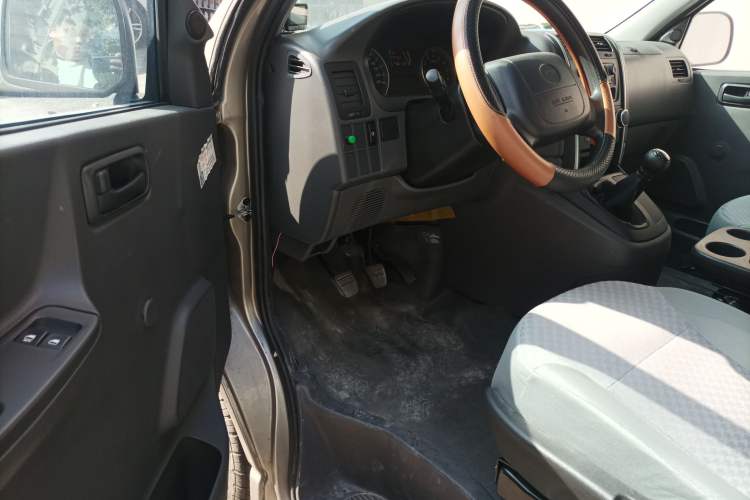 Used Jinbei Express 2018 2.0L Standard Version V19