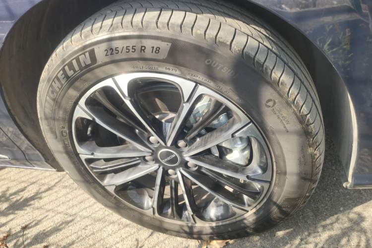 Used Roewe iMAX8 2021 400TGI Supreme Series Prestige Edition
