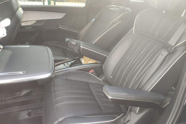 Used Roewe iMAX8 2021 400TGI Supreme Series Prestige Edition
