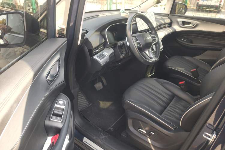 Used Roewe iMAX8 2021 400TGI Supreme Series Prestige Edition
