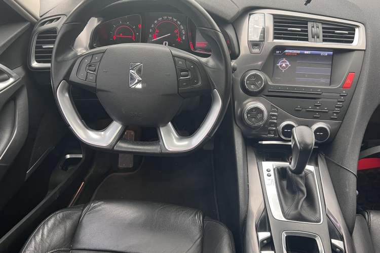 Used DS 5 2013 1.6T Elegant Edition THP160
