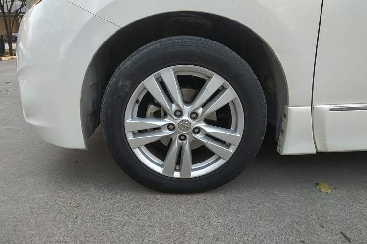 Used Nissan Quest 2015 3.5L SL
