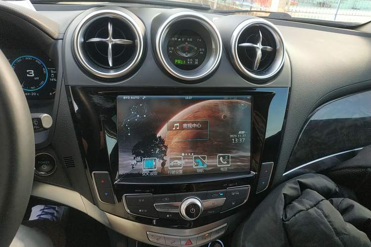 Used BYD Tang New Energy 2015 2.0T Four-Wheel-Drive Flagship Model Audio And AC Panel