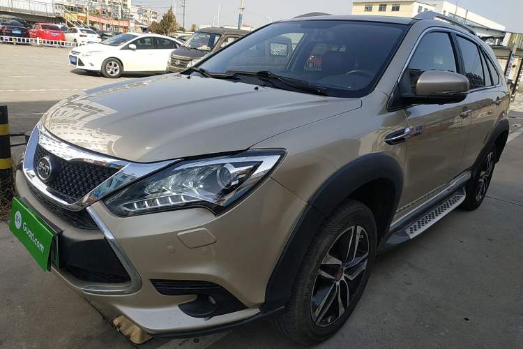 Used BYD Tang New Energy 2015 2.0T Four-Wheel-Drive Flagship Model