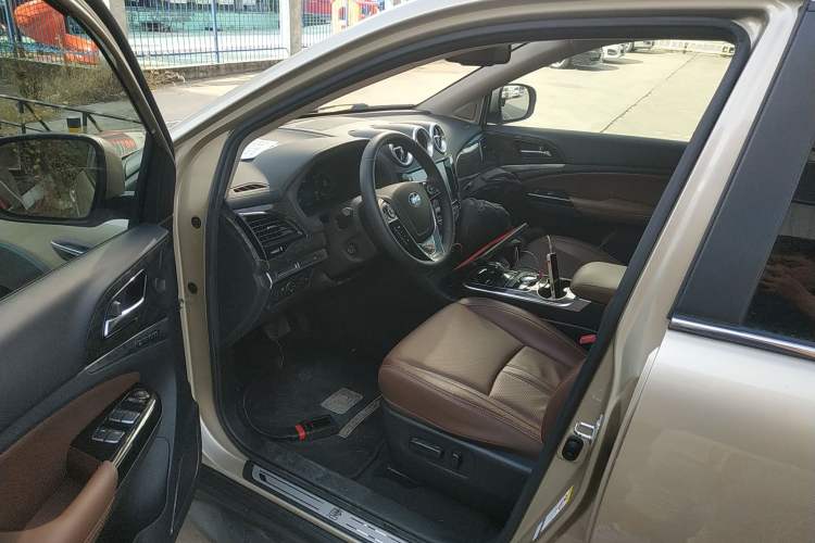 Used BYD Tang New Energy 2015 2.0T Four-Wheel-Drive Flagship Model Driver Seat