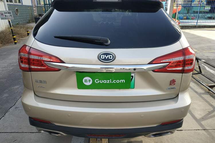 Used BYD Tang New Energy 2015 2.0T Four-Wheel-Drive Flagship Model Rear
